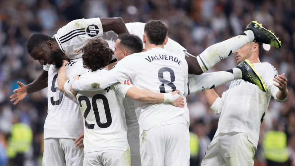 Real Madrid beat Getafe to go within one point of Barcelona